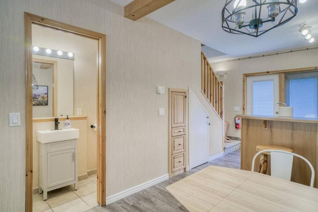 5 Mins To Banff - Cozy Townhome 2Br&2Bath - Banff Pass Included Κάνμορ Εξωτερικό φωτογραφία