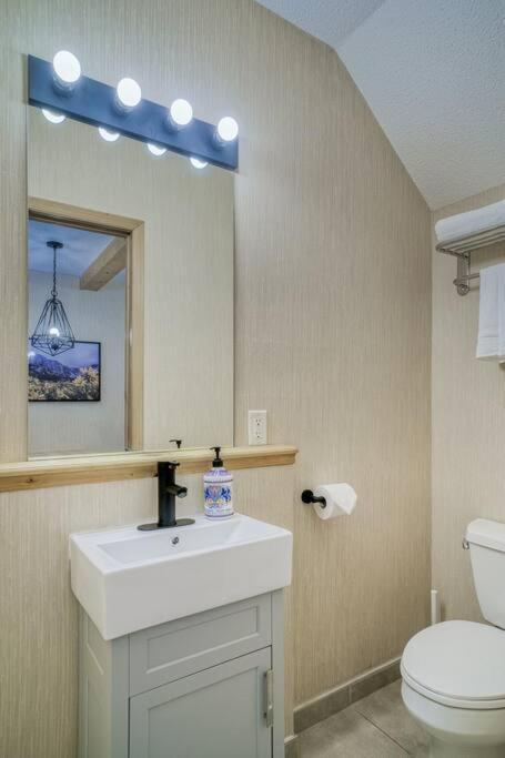 5 Mins To Banff - Cozy Townhome 2Br&2Bath - Banff Pass Included Κάνμορ Εξωτερικό φωτογραφία