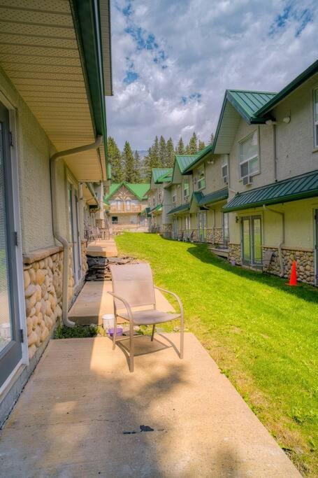5 Mins To Banff - Cozy Townhome 2Br&2Bath - Banff Pass Included Κάνμορ Εξωτερικό φωτογραφία