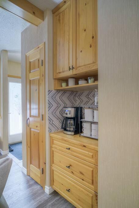 5 Mins To Banff - Cozy Townhome 2Br&2Bath - Banff Pass Included Κάνμορ Εξωτερικό φωτογραφία